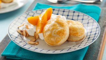 /media/1144/shortcakes-pessegos-creme-amendoas